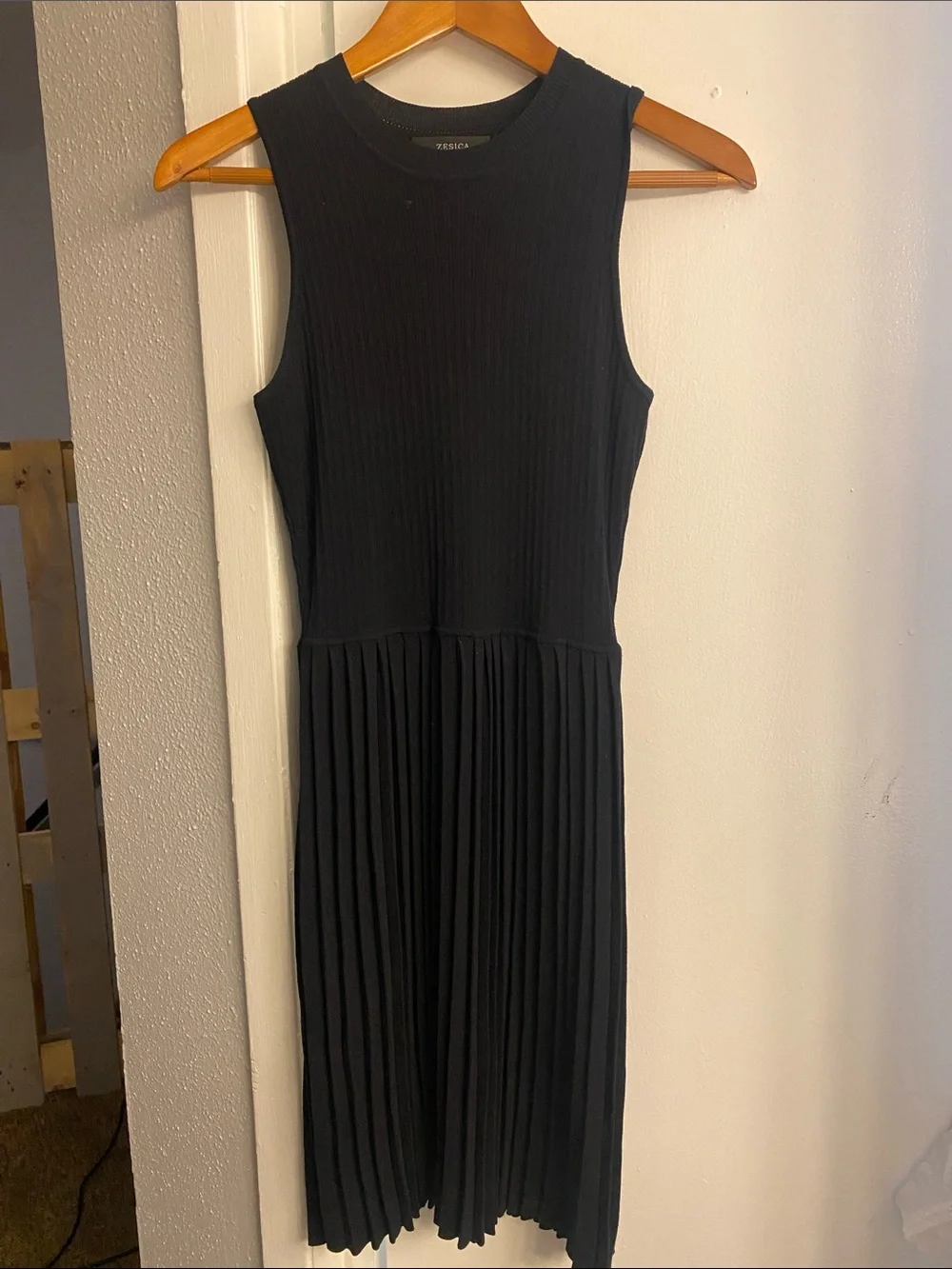 zara black pleated midi dress Zara CONTRAST PIPING BELTED PLEATED MIDI DRESS at Mall of America in Bloomington, MN